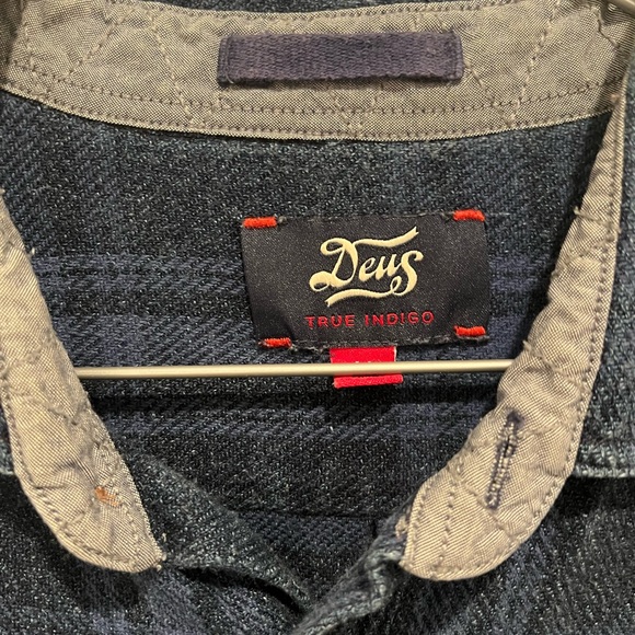 Deus plaid long sleeve shirt, excellent condition. Size M. Slim fit. 100% cotton - Picture 3 of 4